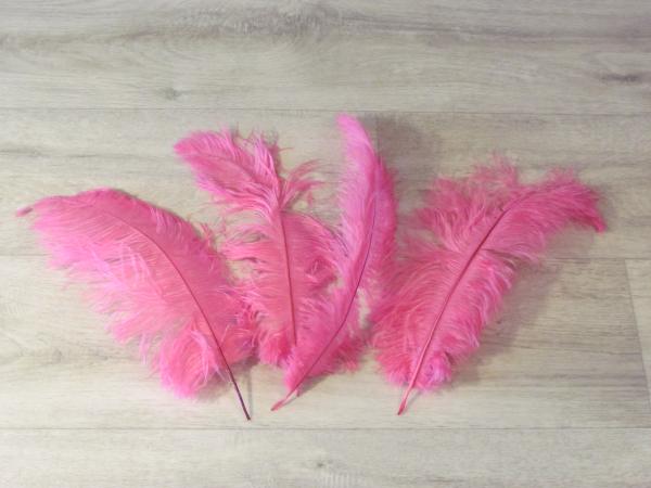 4 Straußenfedern 25 bis 35 cm pink B-Ware