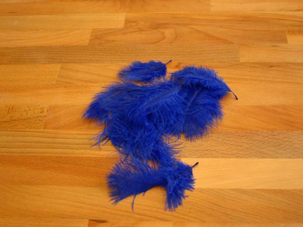 30 kleine Straußenfedern 5 bis 12 cm royalblau B-Ware